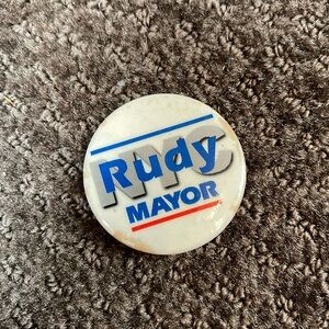 Vintage RUDY NYC MAYOR button